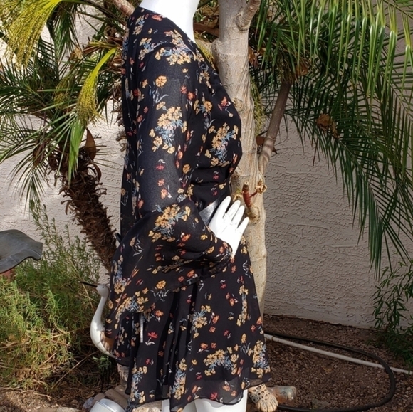 FREE ‎ PEOPLE FLORAL DRESS - Picture 3 of 4